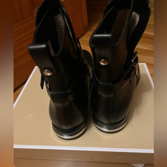 Michael Kors booties - Picture 4 of 4